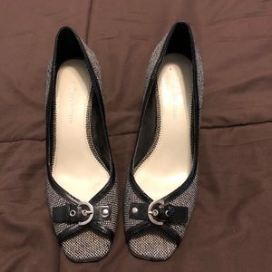 Anne Klein houndstooth pumps